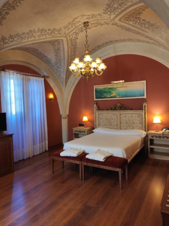 Hotel Palacio De La Magdalena Soto Del Barco Exteriör bild